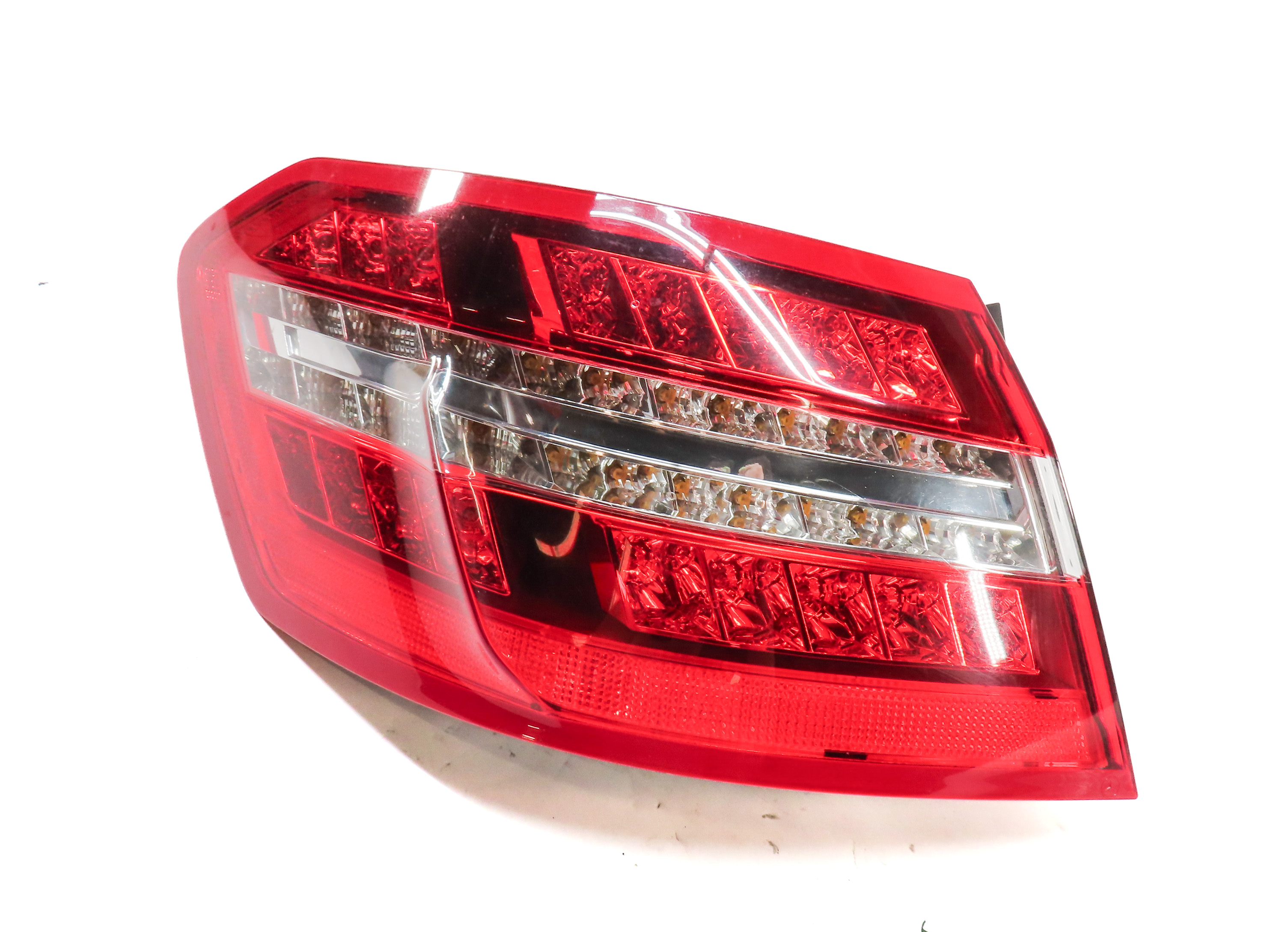 10-13 MERCEDES E-CLASS (W212) SEDAN LEFT DRIVER REAR TAILLIGHT BRAKE LIGHT LAMP — exact item pictured